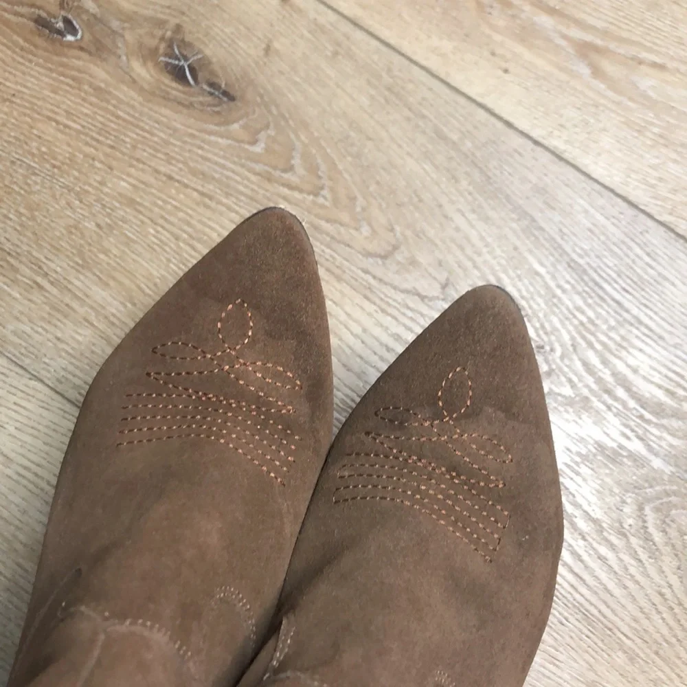 Villa Rouge Brown Suede Western Ankle Boots 6.5